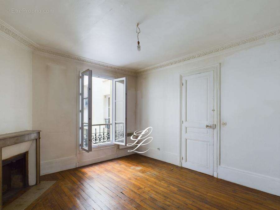 Appartement à PARIS-14E