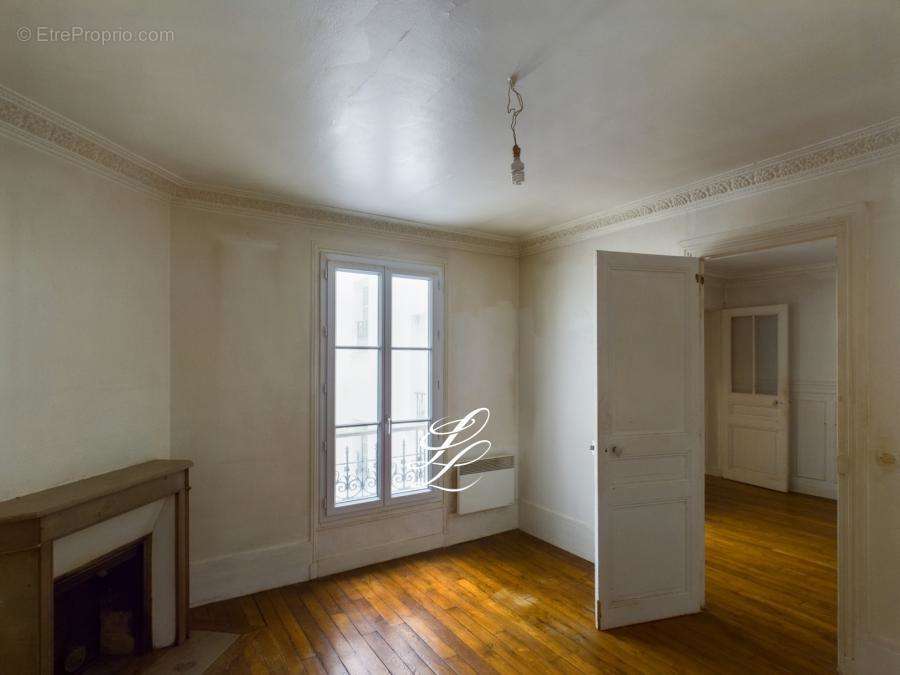 Appartement à PARIS-14E