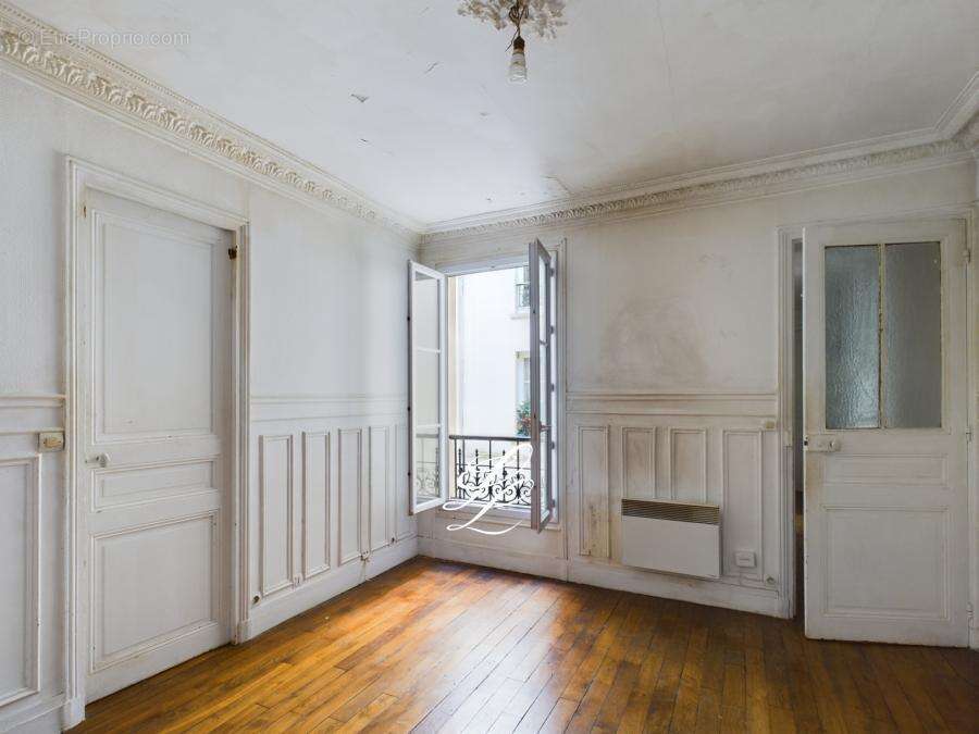 Appartement à PARIS-14E