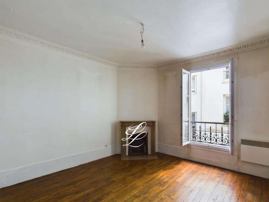 Appartement à PARIS-14E