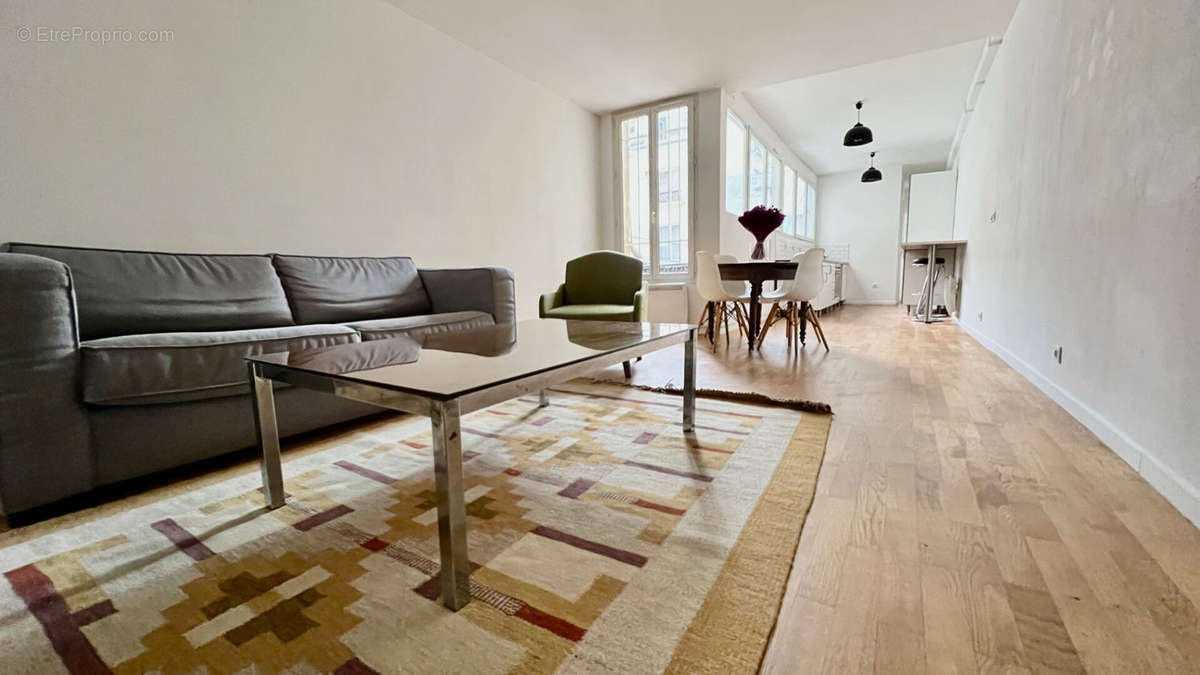 Appartement à PARIS-2E