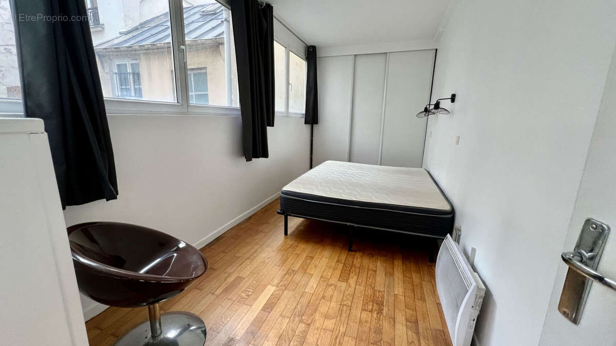 Appartement à PARIS-2E