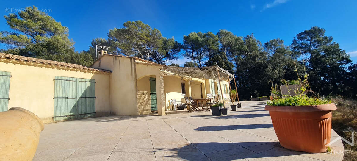 Maison à TRANS-EN-PROVENCE