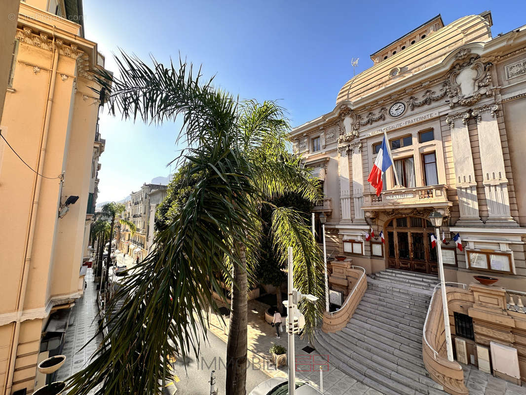 Appartement à BEAUSOLEIL