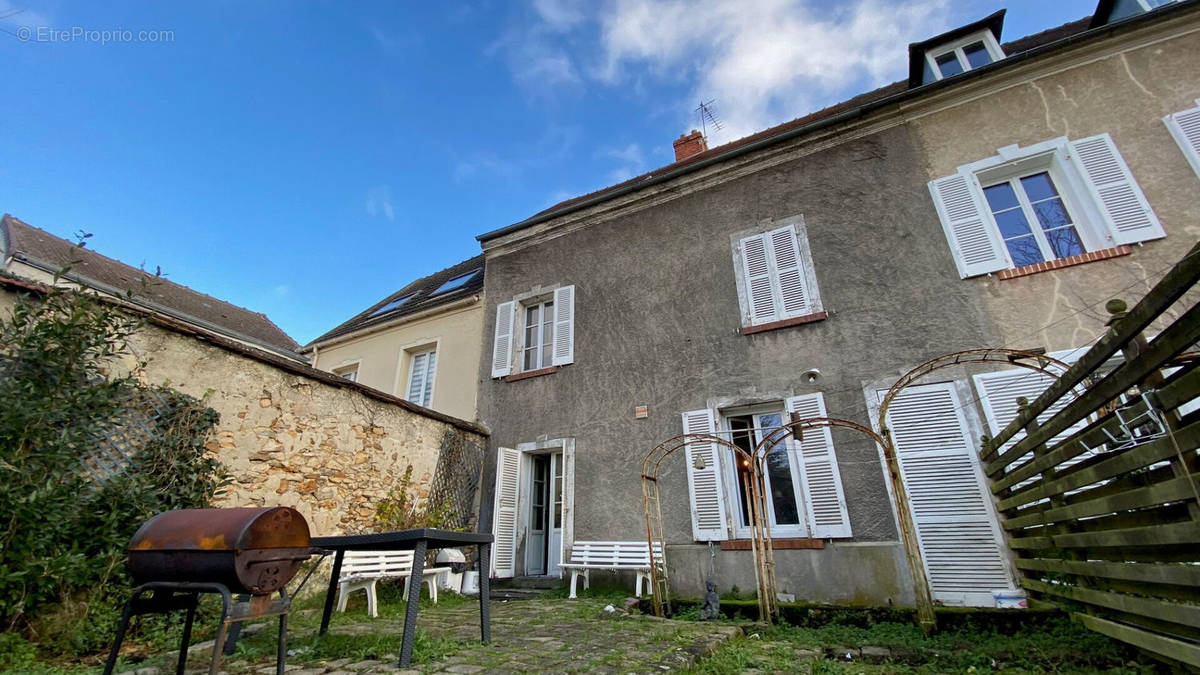 Maison à MONTIGNY-LES-CORMEILLES