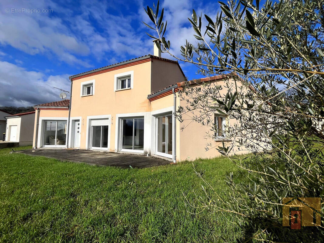 Maison à COLAYRAC-SAINT-CIRQ