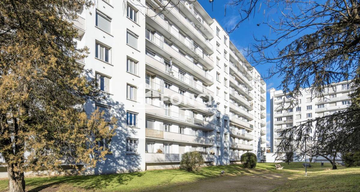 Appartement à LE PONT-DE-CLAIX