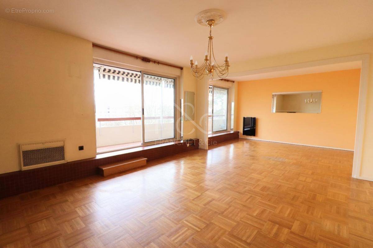 Appartement à SAINTE-FOY-LES-LYON