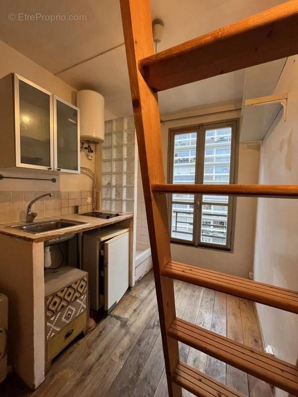 Appartement à PARIS-18E