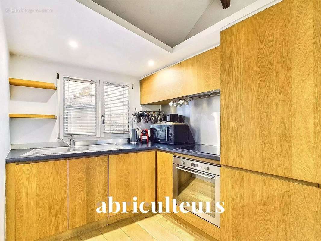 Appartement à PARIS-1E