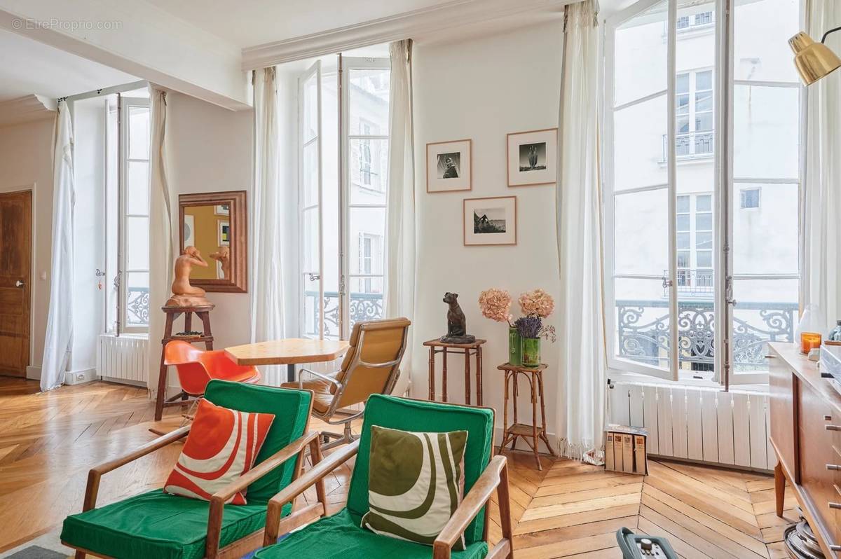 Appartement à PARIS-7E