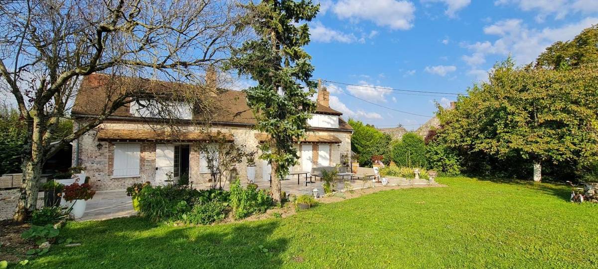 Maison à LAVAL-EN-BRIE