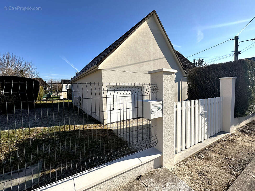 Maison à PONT-SUR-YONNE