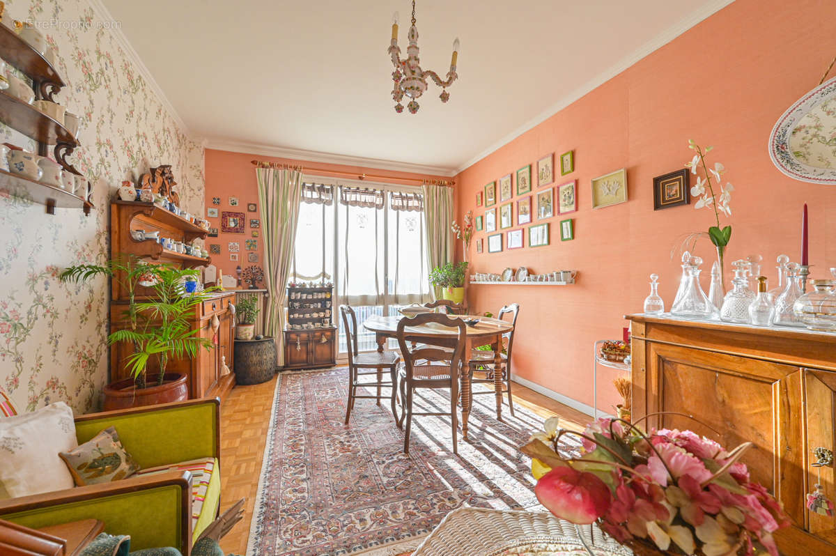 Appartement à SAINT-MAUR-DES-FOSSES