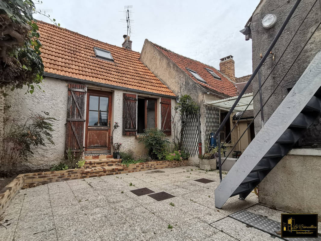 Maison à SAINT-ARNOULT-EN-YVELINES