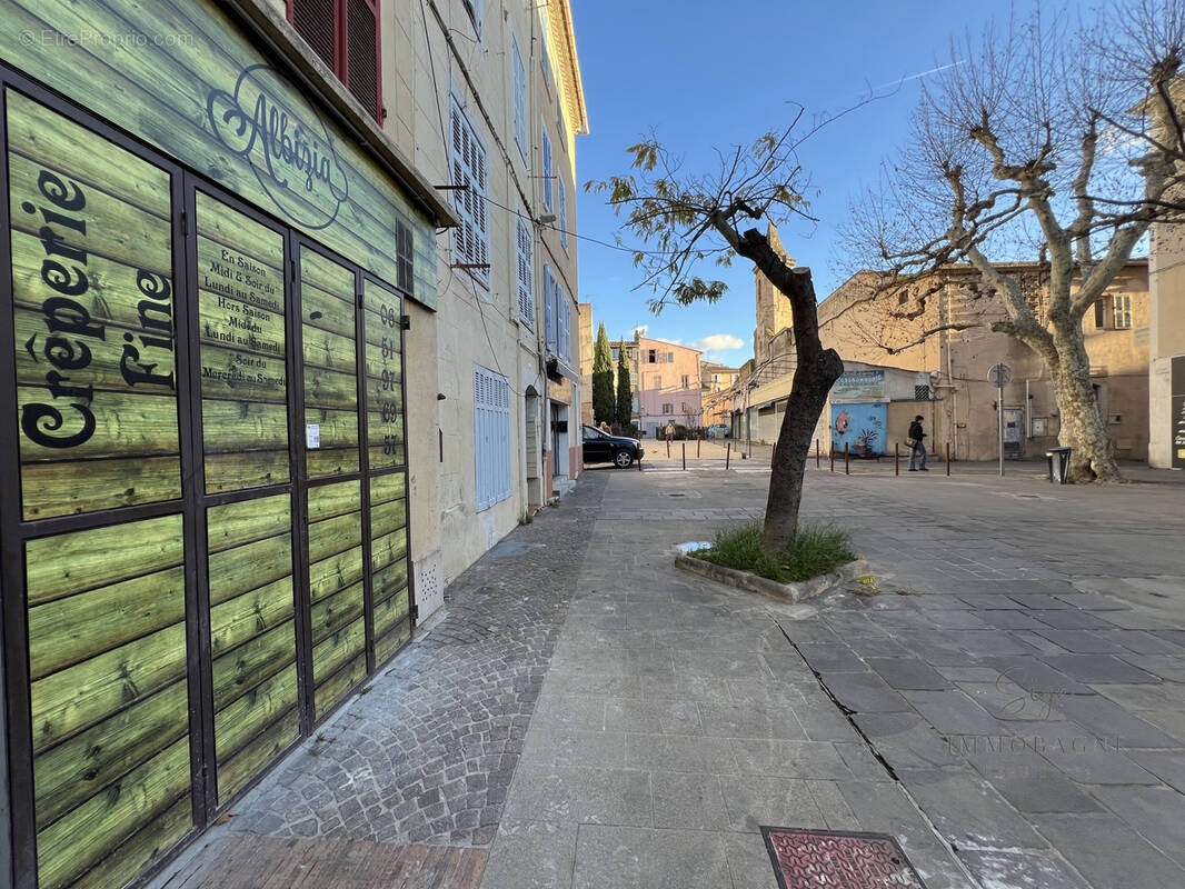 Commerce à AUBAGNE