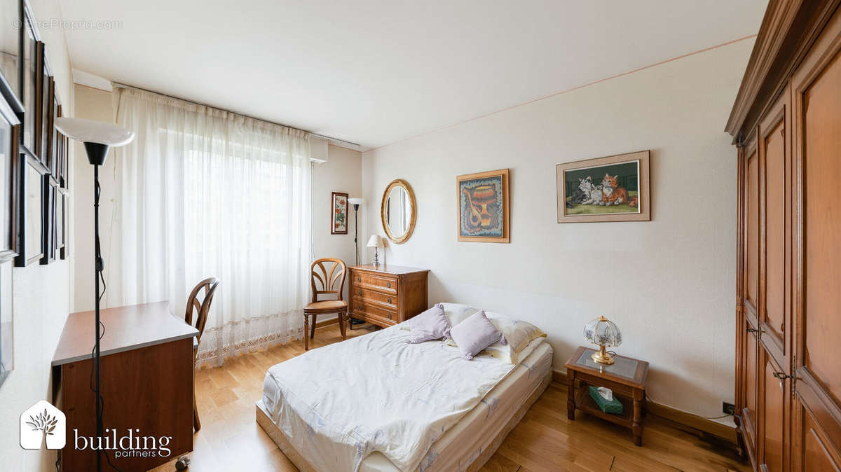 Appartement à LEVALLOIS-PERRET