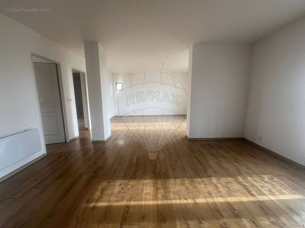 Appartement à SAINT-GERMAIN-LAVAL