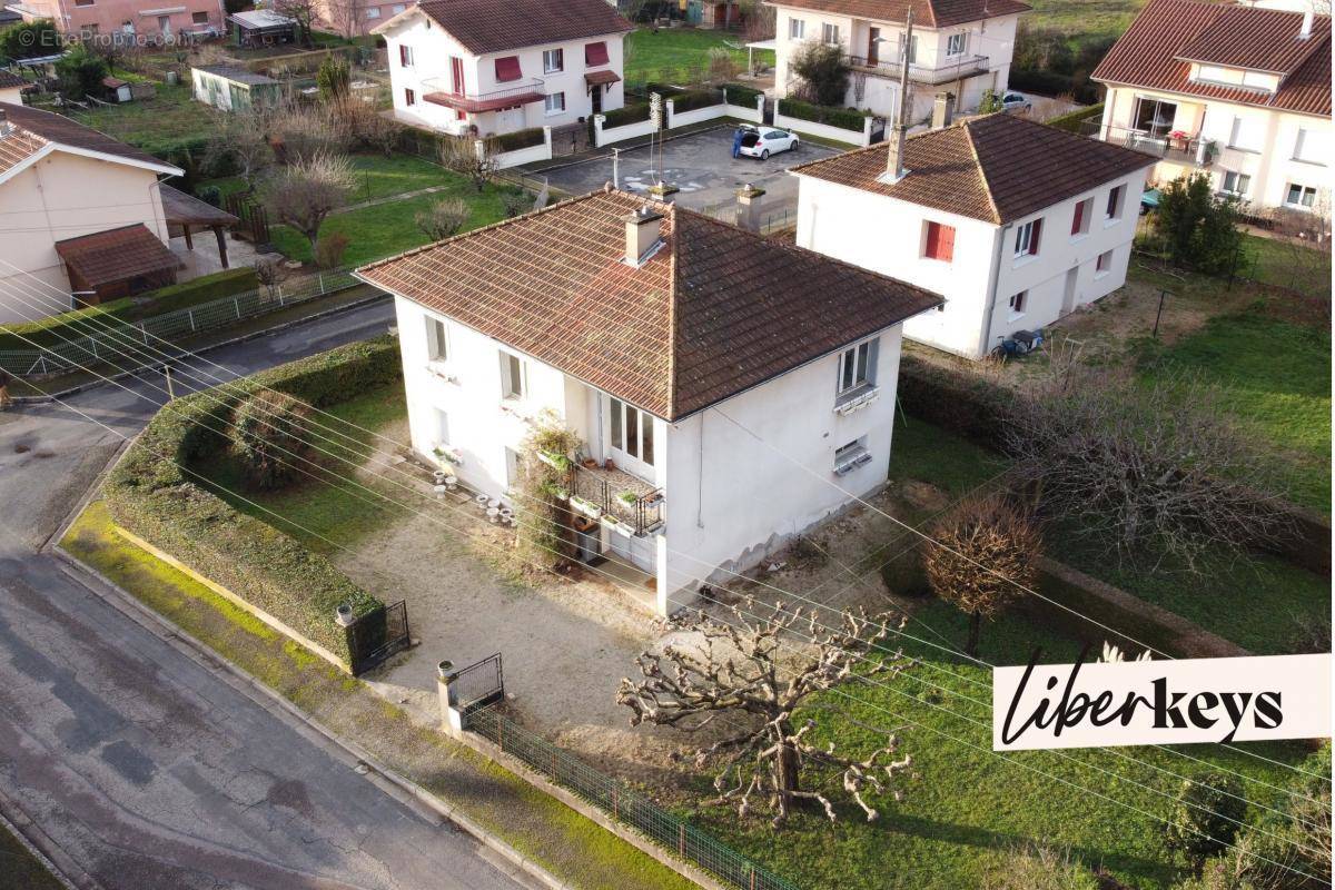 Maison à PONT-DE-VAUX