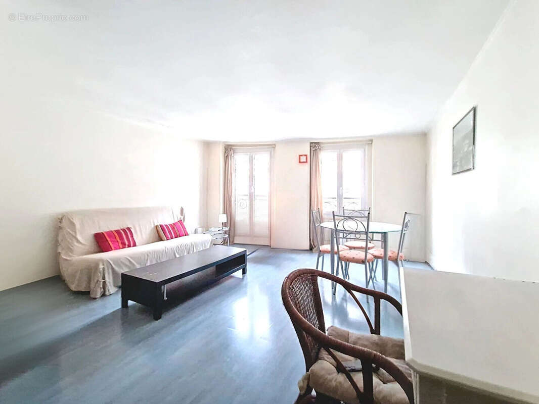 Appartement à PARIS-2E