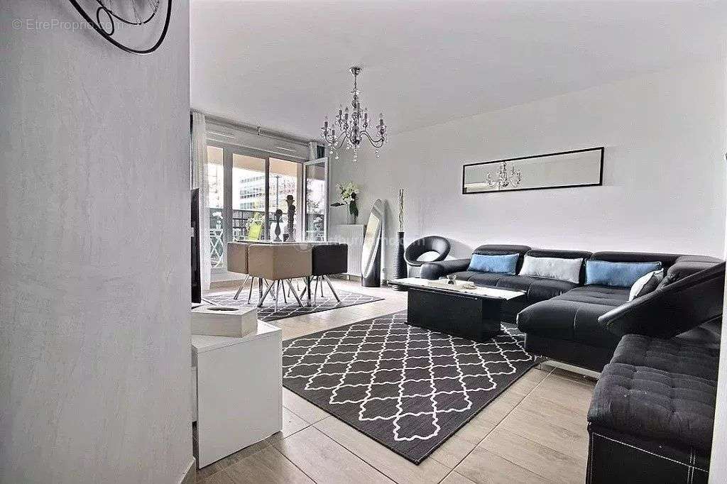 Appartement à GENNEVILLIERS