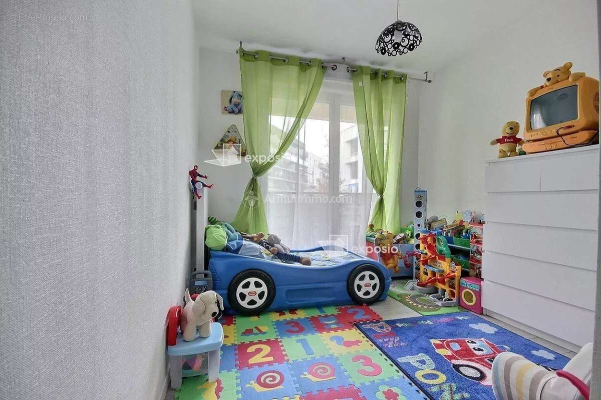 Appartement à GENNEVILLIERS