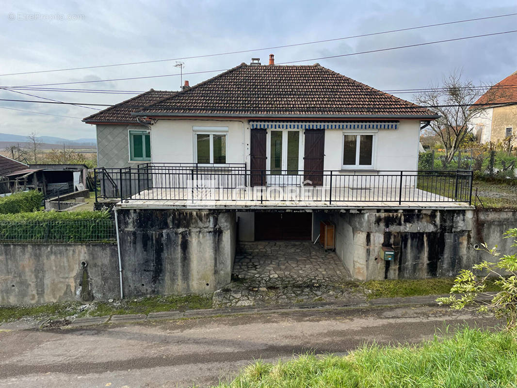 Maison à OISELAY-ET-GRACHAUX