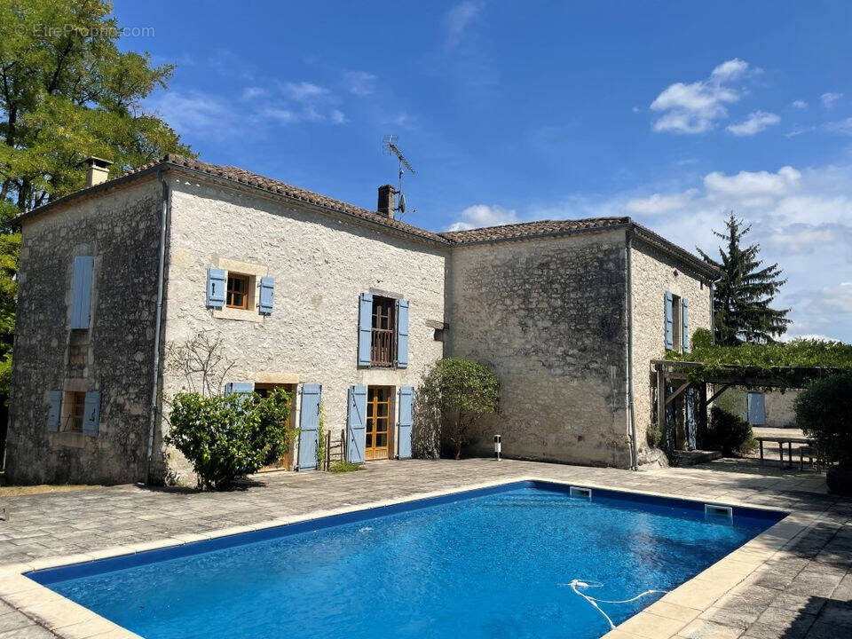 Maison à MONTAIGU-DE-QUERCY