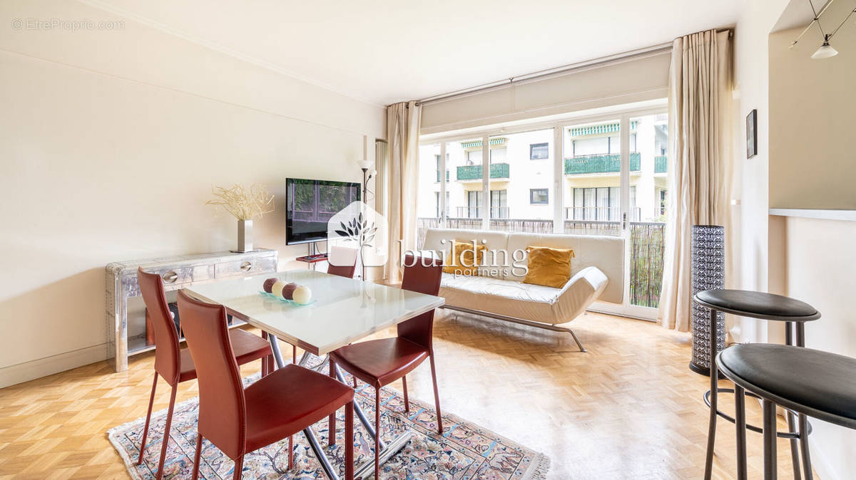 Appartement à NEUILLY-SUR-SEINE