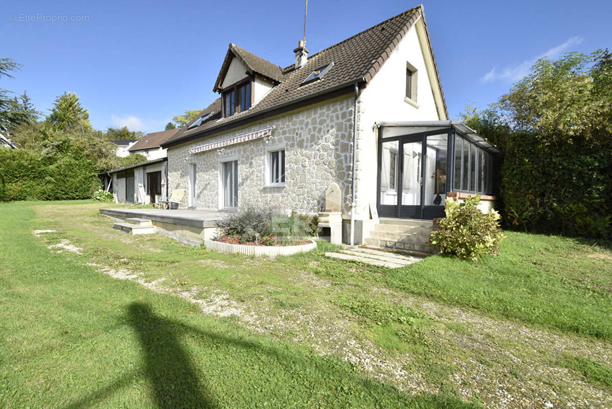 Maison à BEYNES