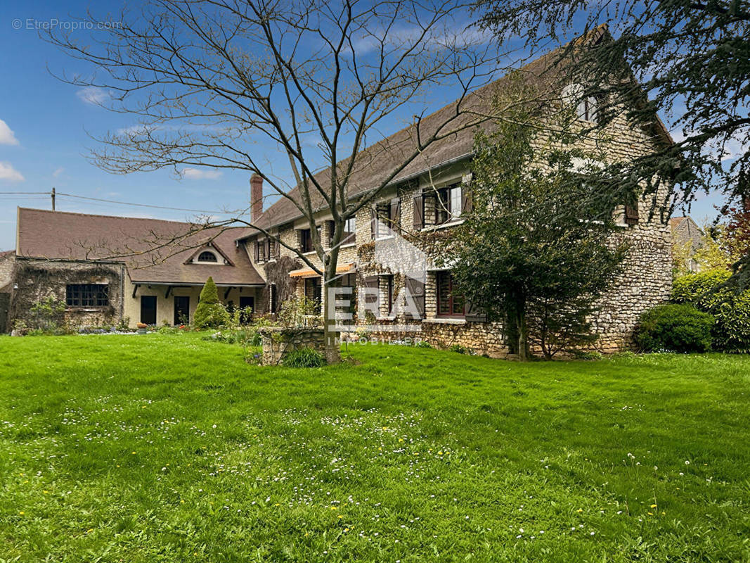 Maison à BEYNES