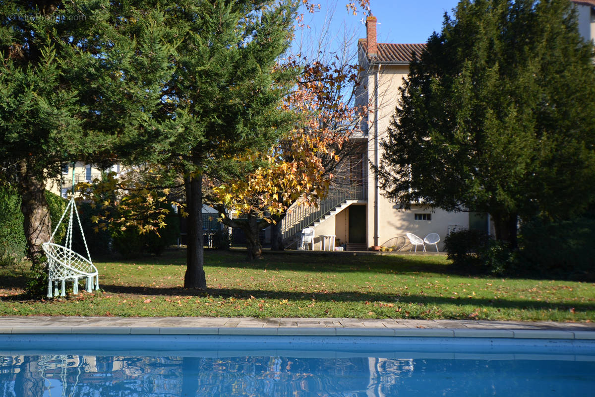 Maison à MONTROND-LES-BAINS