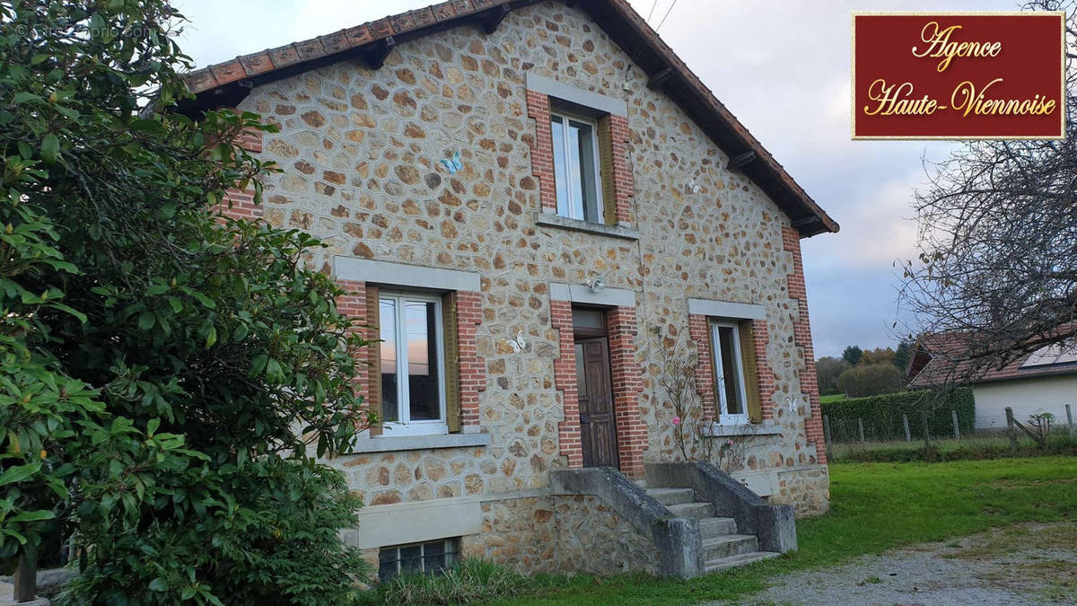 Maison à SAINT-LEONARD-DE-NOBLAT