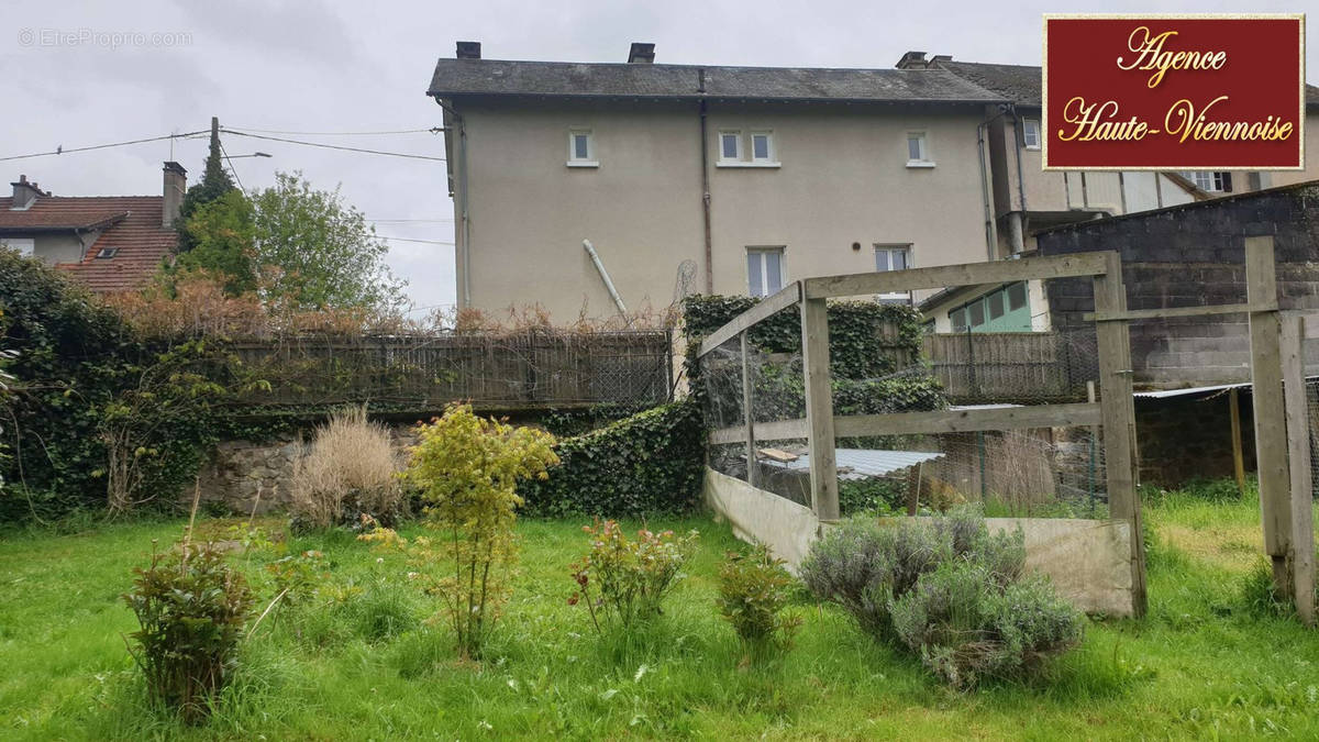 Maison à CHATEAUNEUF-LA-FORET