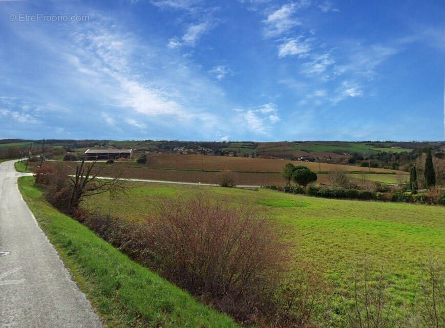 Terrain à AUREVILLE