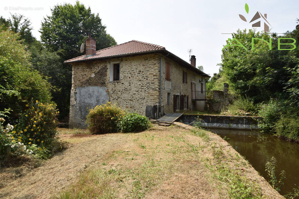 Maison à ORADOUR-SUR-VAYRES