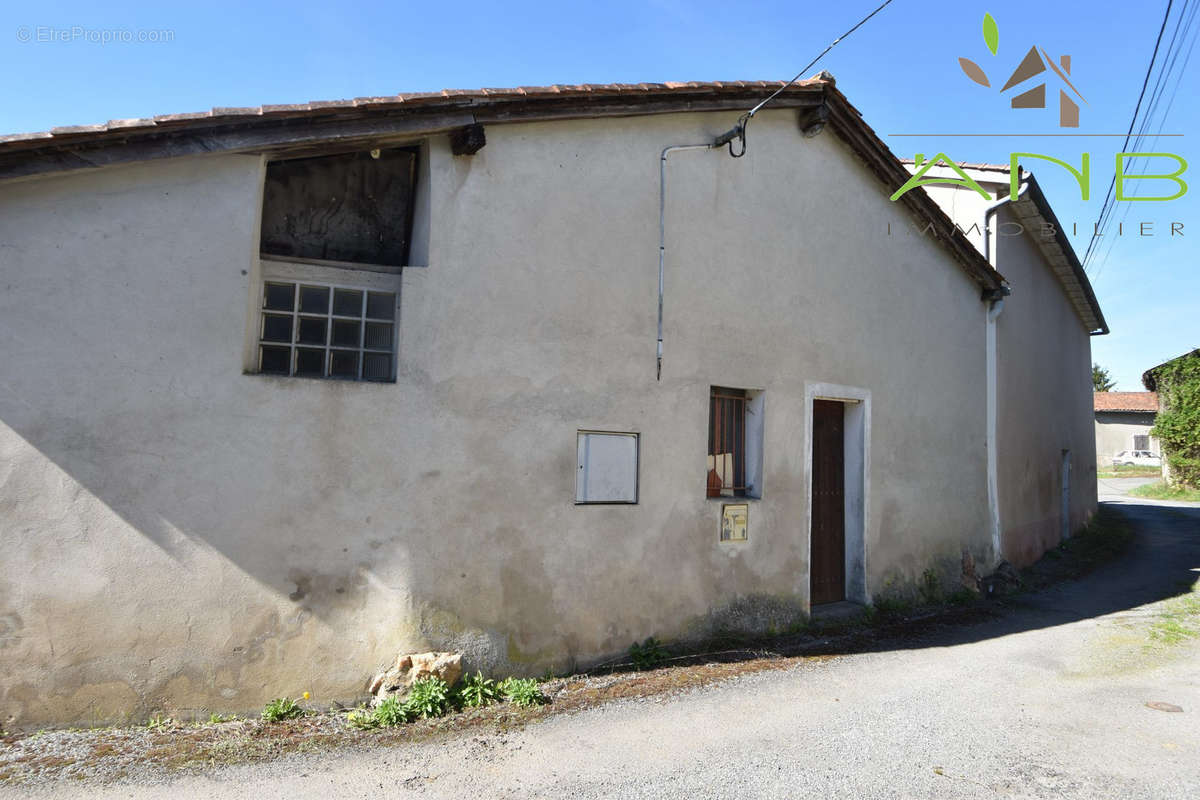 Maison à MONTEMBOEUF