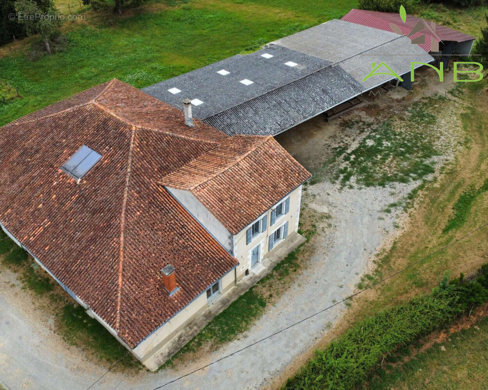 Maison à MASSIGNAC