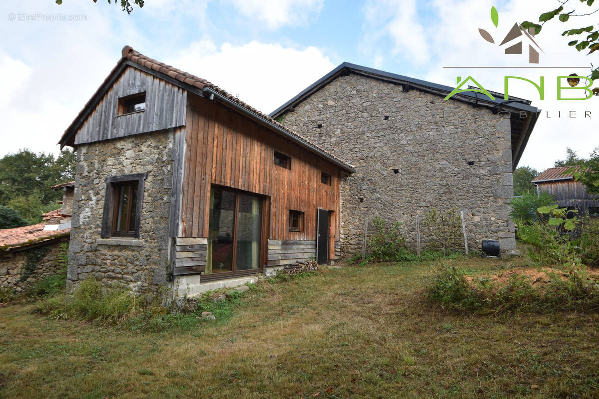 Maison à BUSSEROLLES