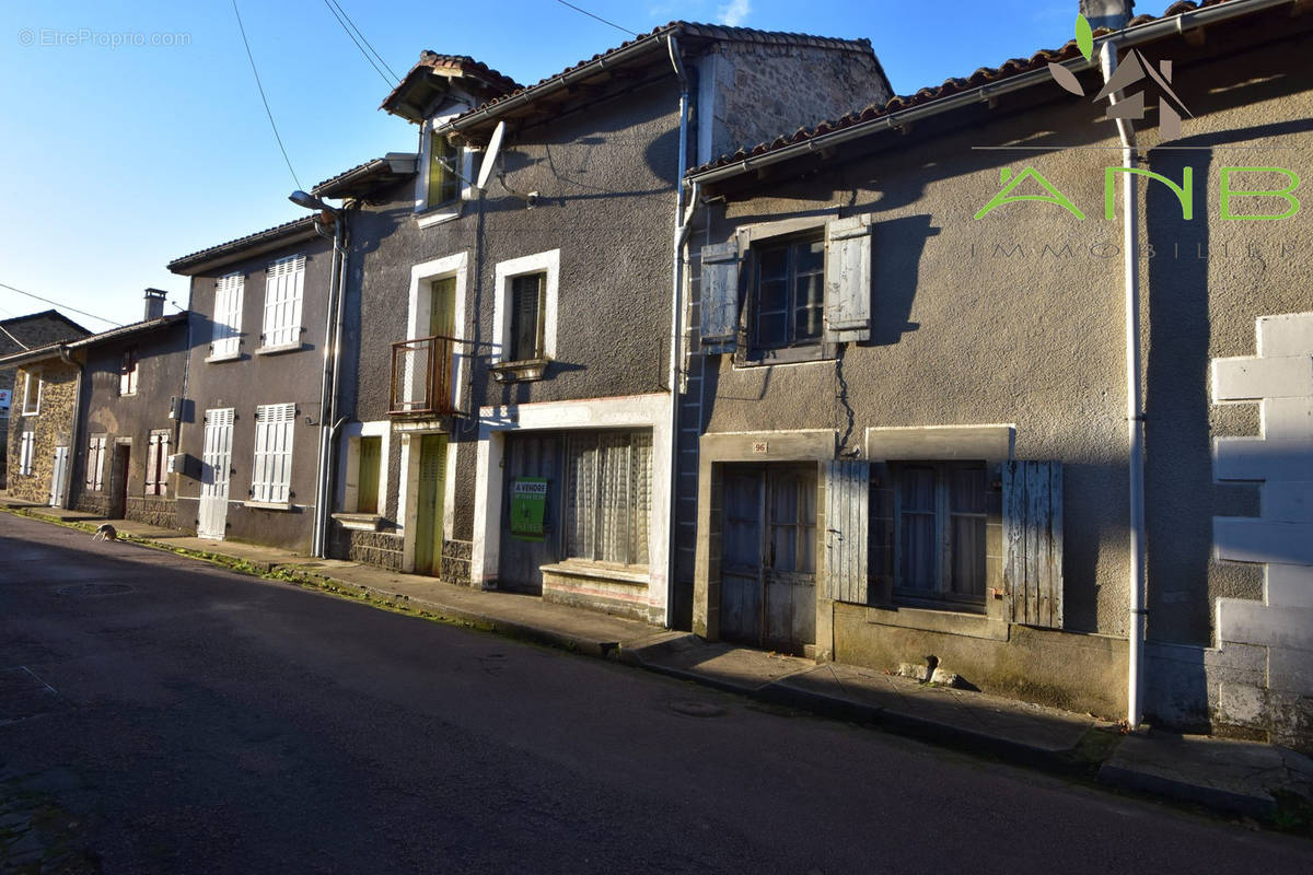 Maison à BUSSEROLLES