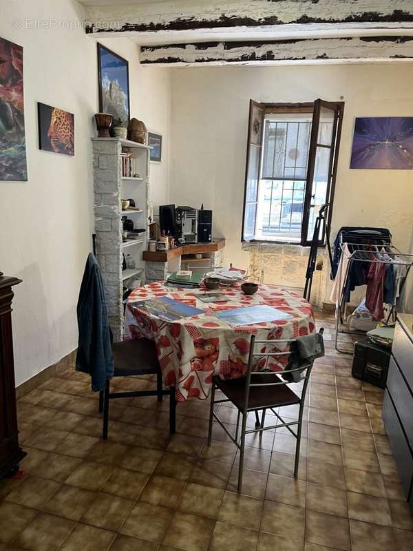 VA729_3_original.jpg - Appartement à MARSEILLE-3E