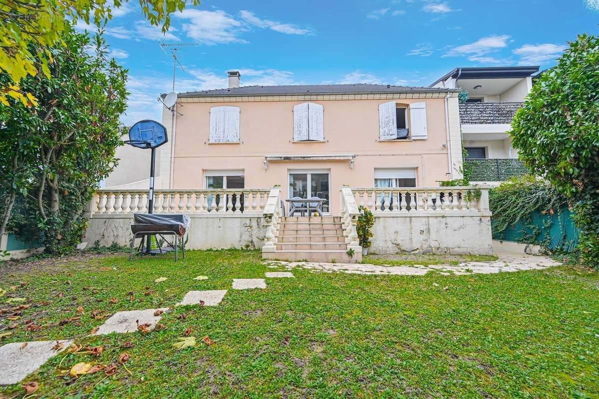 Maison à BONNEUIL-SUR-MARNE