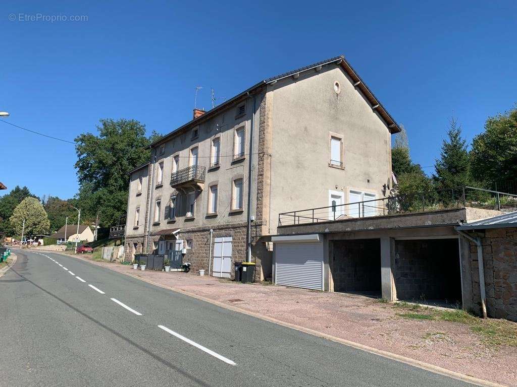 Appartement à LE BREUIL