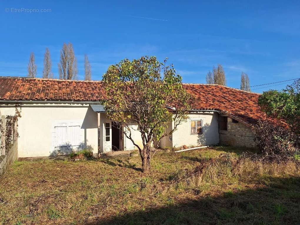 Maison à SAINT-FRONT