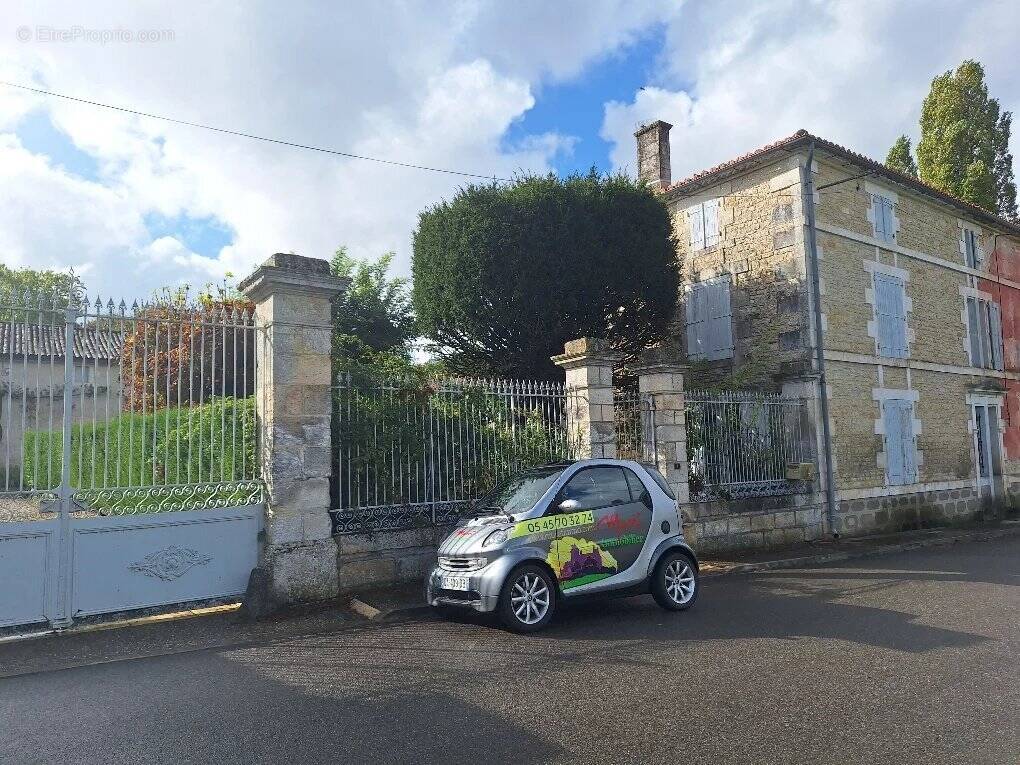 Maison à SAINT-FRONT