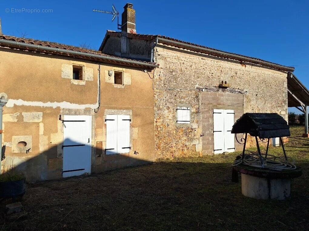 Maison à CHASSENEUIL-SUR-BONNIEURE