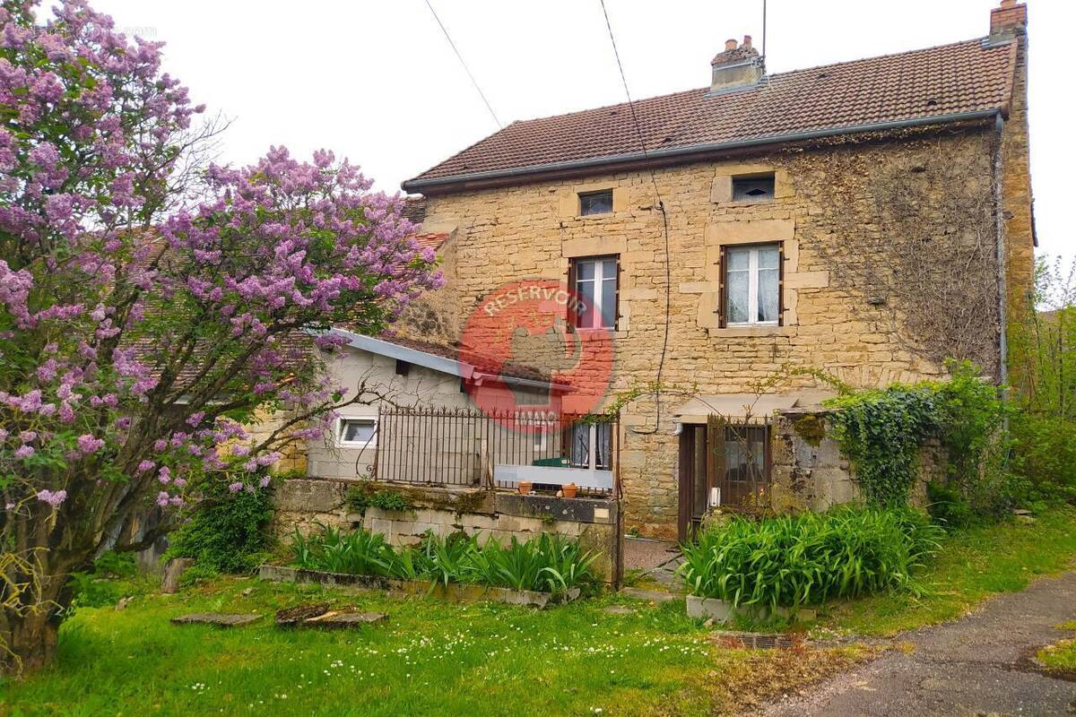 Maison à MONTBARD