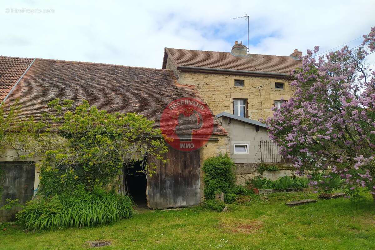 Maison à MONTBARD