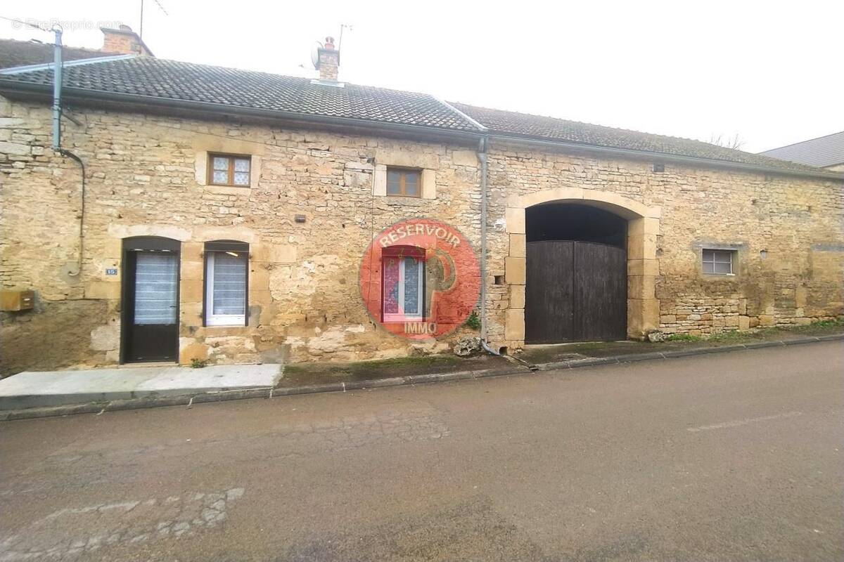 Maison à MONTBARD