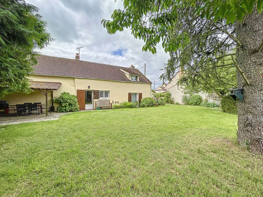 Maison à SAINT-GERMAIN-LAVAL